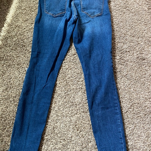 Old Navy Rockstar jeans - Picture 2 of 3